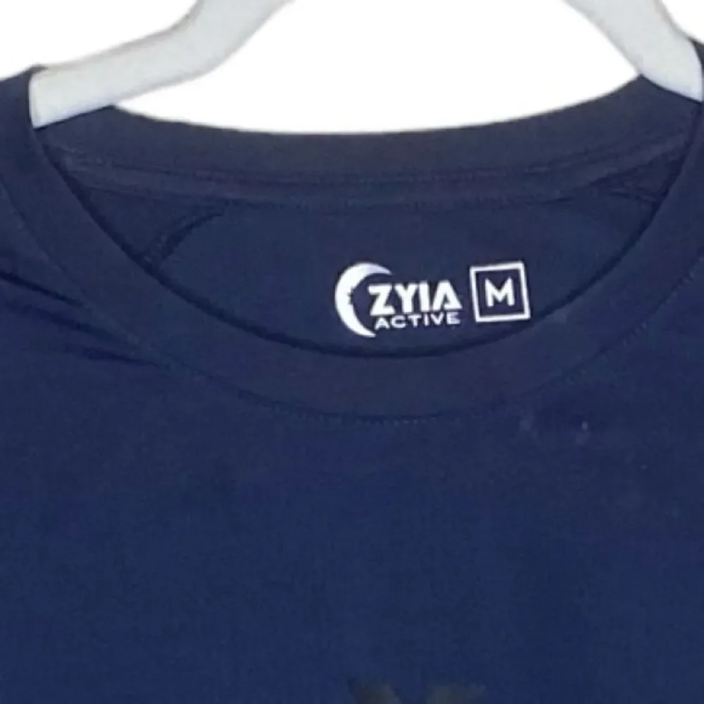 ZYIA Active Men’s Sz Med Navy Blue Gray Design Short Sleeve Tee Shirt